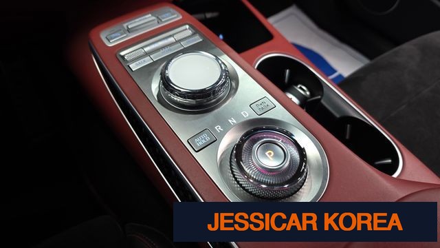 2022 Genesis GV70 - Thumbnail 14