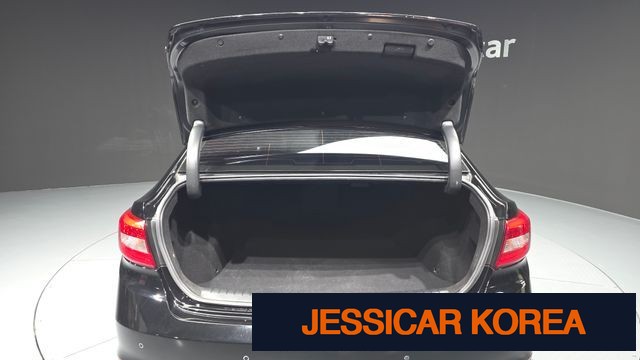 2016 Hyundai LF Sonata - Thumbnail 6