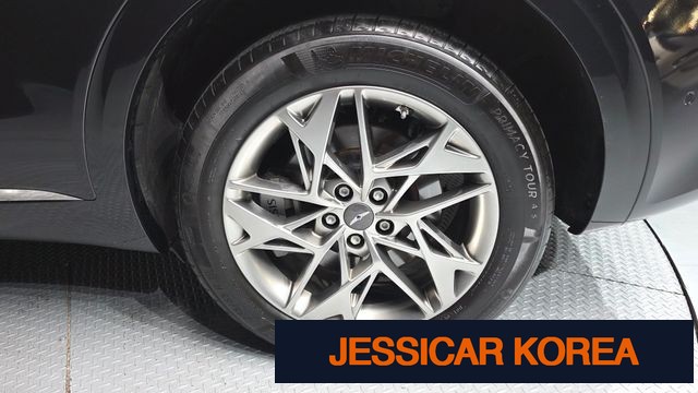 2024 Genesis GV70 - Thumbnail 9