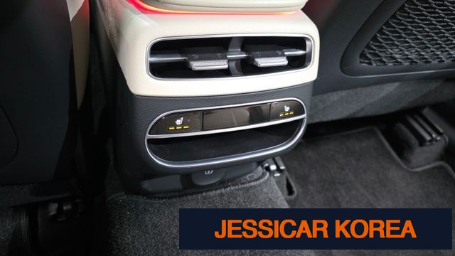 2024 Genesis GV70 - Thumbnail 17