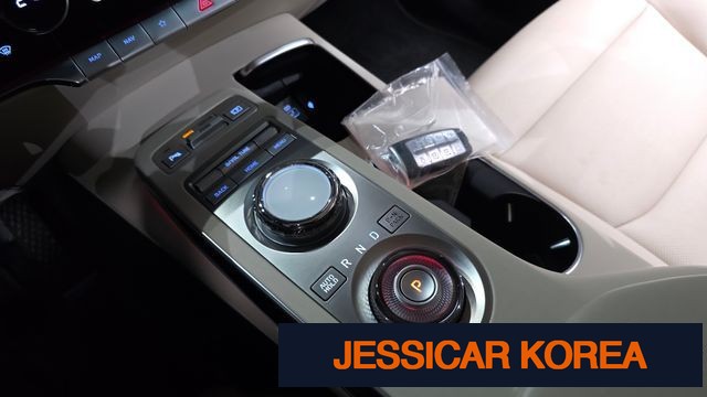 2024 Genesis GV70 - Thumbnail 18