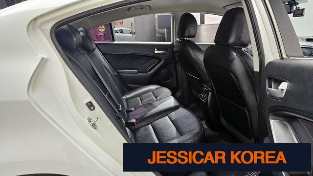 2015 Kia K3 - Thumbnail 4