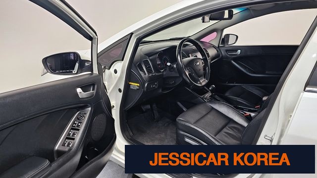 2015 Kia K3 - Thumbnail 11