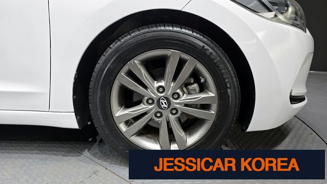 2016 Hyundai Avante AD - Thumbnail 14