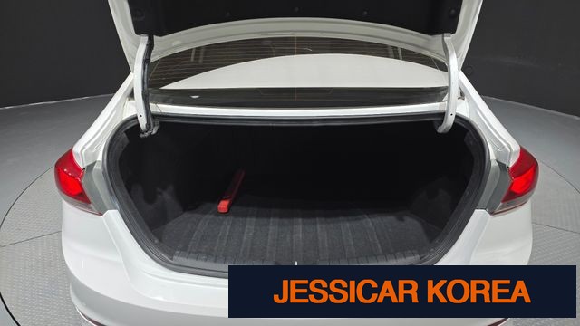 2016 Hyundai Avante AD - Thumbnail 16