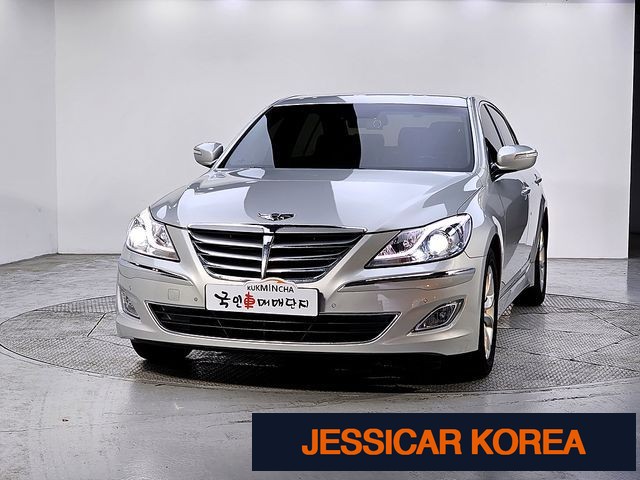 2012 Hyundai Genesis - Thumbnail 2