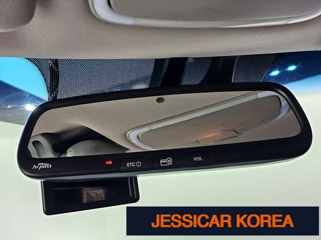 2012 Hyundai Genesis - Thumbnail 5
