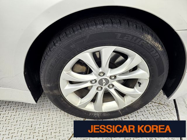 2012 Hyundai Genesis - Thumbnail 14