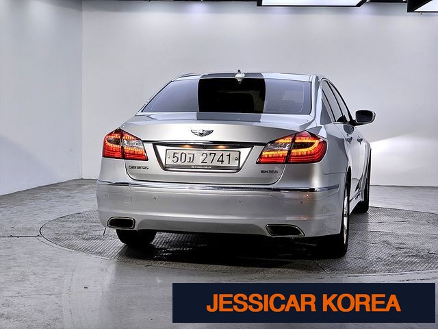 2012 Hyundai Genesis - Thumbnail 18