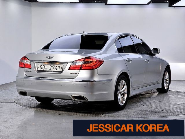 2012 Hyundai Genesis - Thumbnail 19