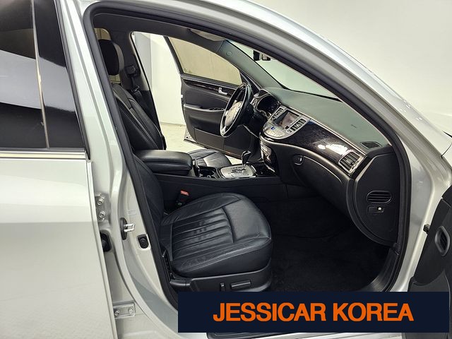 2012 Hyundai Genesis - Thumbnail 20
