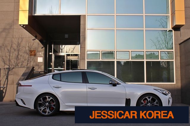 2020 Kia Stinger - Thumbnail 11