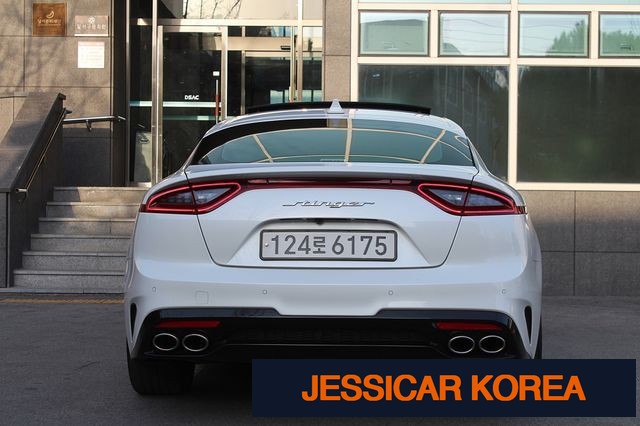 2020 Kia Stinger - Thumbnail 16
