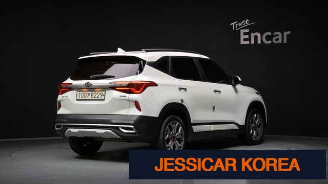 2021 Kia Seltos - Thumbnail 11