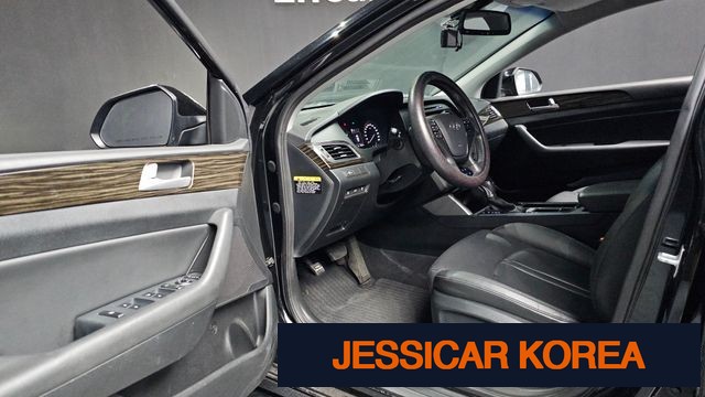 2016 Hyundai LF Sonata - Thumbnail 14