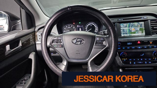 2016 Hyundai LF Sonata - Thumbnail 18