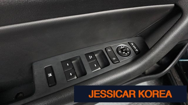 2016 Hyundai LF Sonata - Thumbnail 19