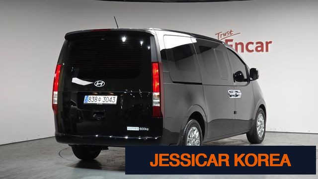 2025 Hyundai Staria - Thumbnail 10