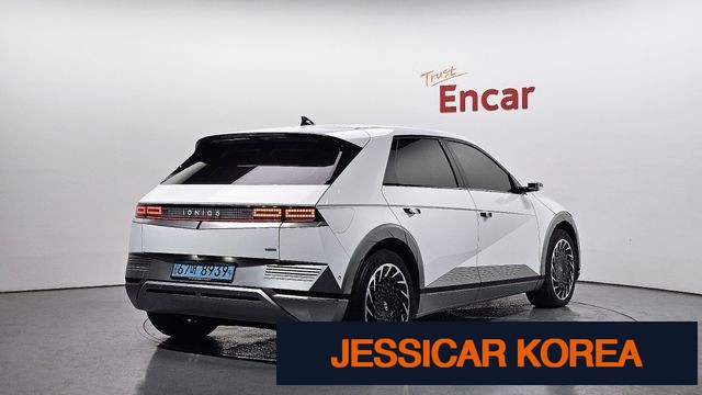 2022 Hyundai Ioniq 5 - Thumbnail 2