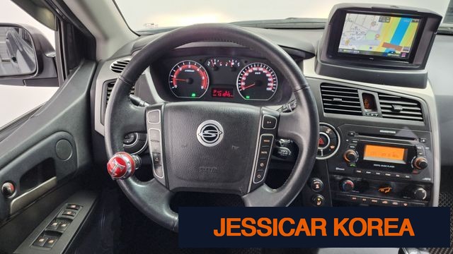 2014 KG Mobility Korando Sports - Thumbnail 2
