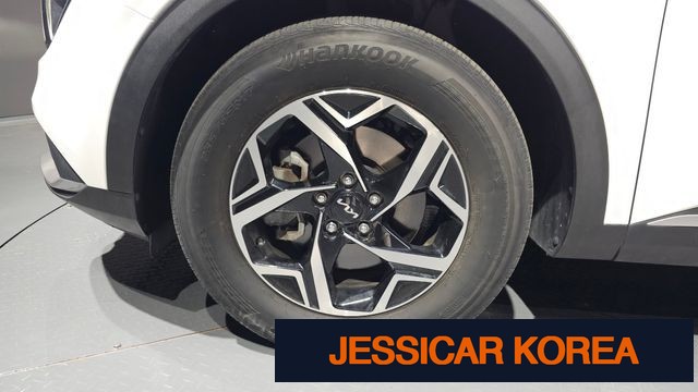 2022 Kia Sportage 5th Gen - Thumbnail 3