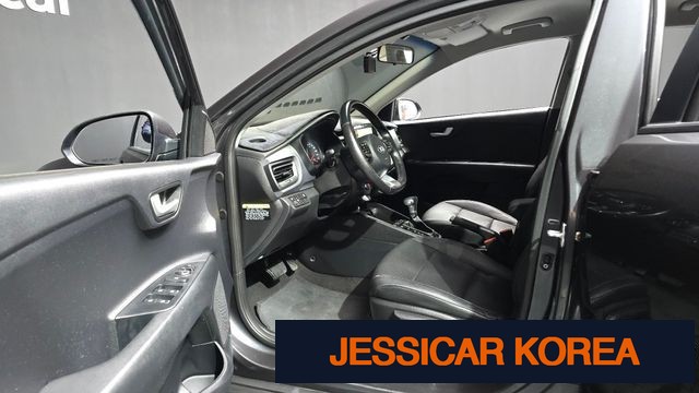 2019 Kia stonic - Thumbnail 4