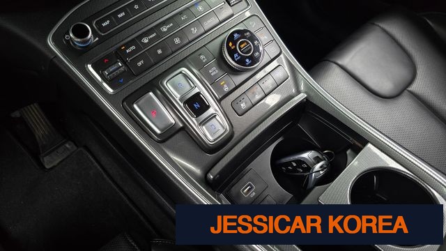 2023 Hyundai The New Santa Fe - Thumbnail 3