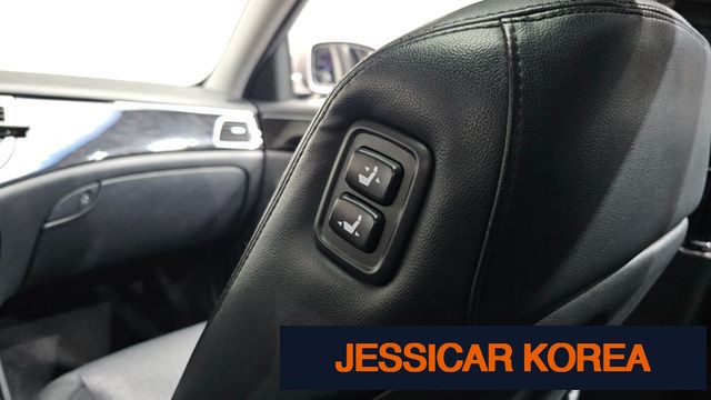 2012 Hyundai Genesis - Thumbnail 4