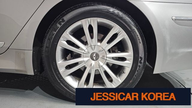 2012 Hyundai Genesis - Thumbnail 5