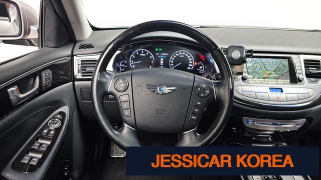 2012 Hyundai Genesis - Thumbnail 8