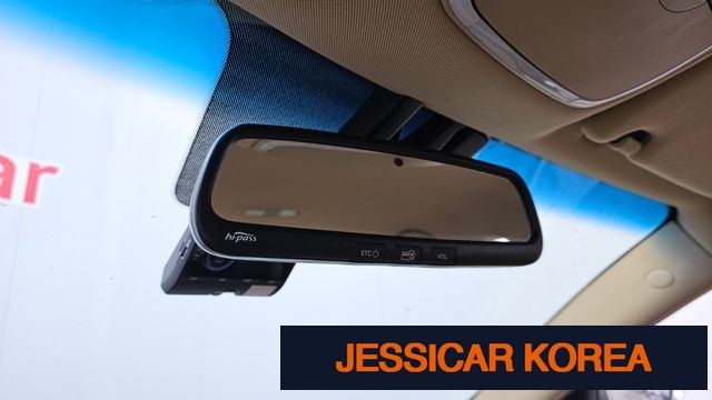 2012 Hyundai Genesis - Thumbnail 2