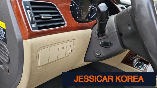 2012 Hyundai Genesis - Thumbnail 9