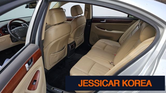 2012 Hyundai Genesis - Thumbnail 14