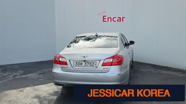 2012 Hyundai Genesis - Thumbnail 18