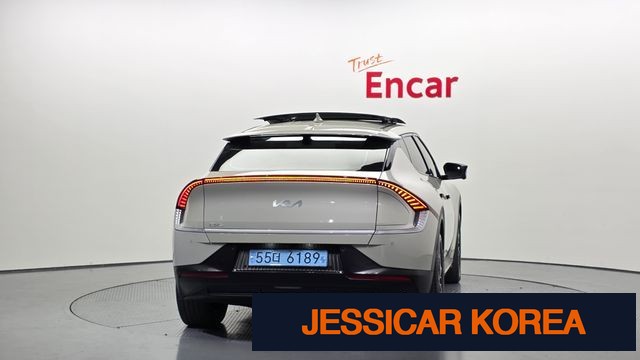 2022 Kia EV6 - Thumbnail 5
