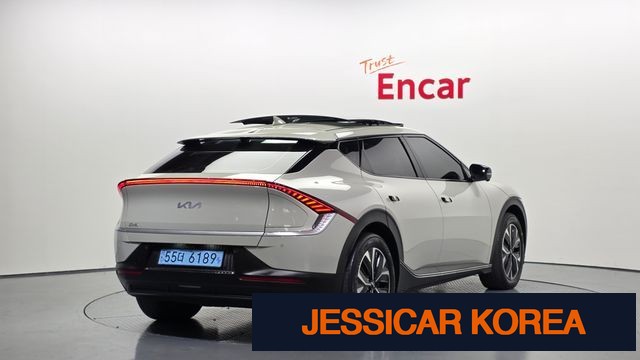 2022 Kia EV6 - Thumbnail 9
