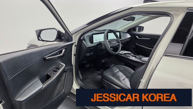 2022 Kia EV6 - Thumbnail 17