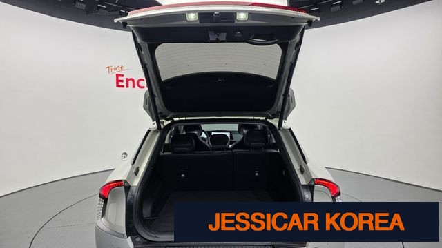 2022 Kia EV6 - Thumbnail 19