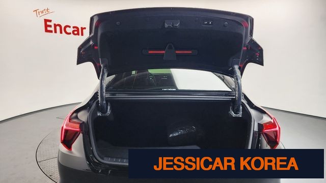 2022 Kia K8 Hybrid - Thumbnail 12
