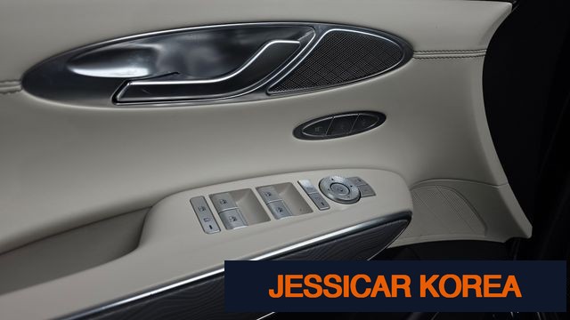 2022 Genesis GV70 - Thumbnail 9