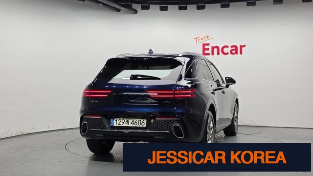 2022 Genesis GV70 - Thumbnail 19