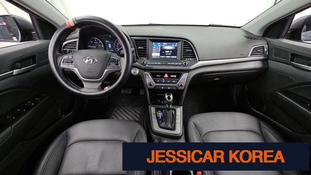2017 Hyundai Avante AD - Thumbnail 3