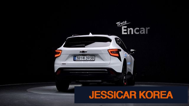 2025 Chevrolet Trax Crossover - Thumbnail 3