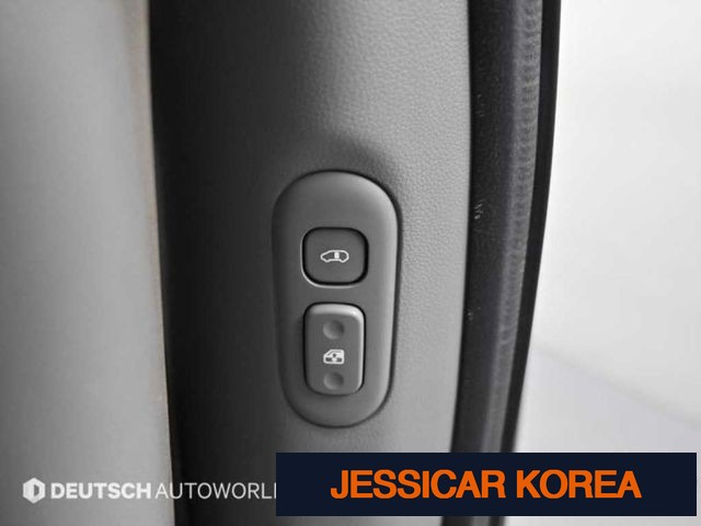 2010 Kia Carnival R - Thumbnail 11