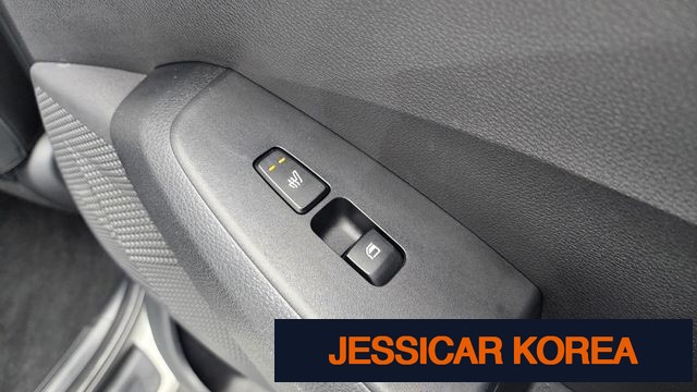 2020 Kia Seltos - Thumbnail 17