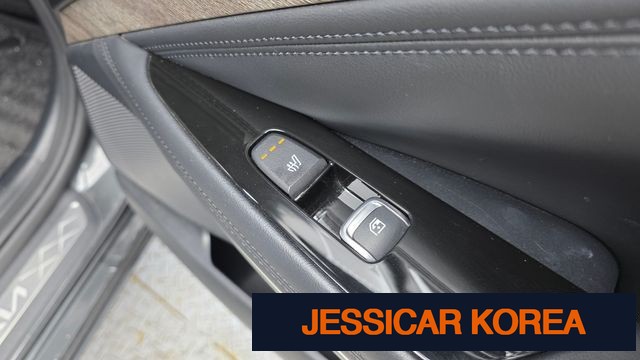 2022 Kia K8 Hybrid - Thumbnail 17