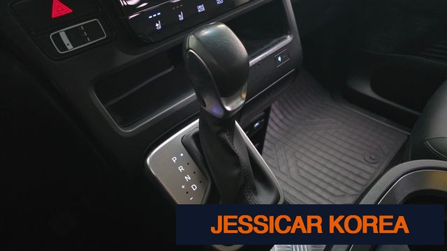 2022 Hyundai Staria - Thumbnail 3