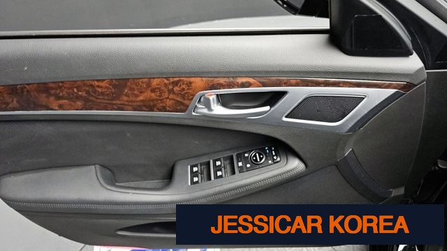 2016 Hyundai Genesis DH - Thumbnail 16