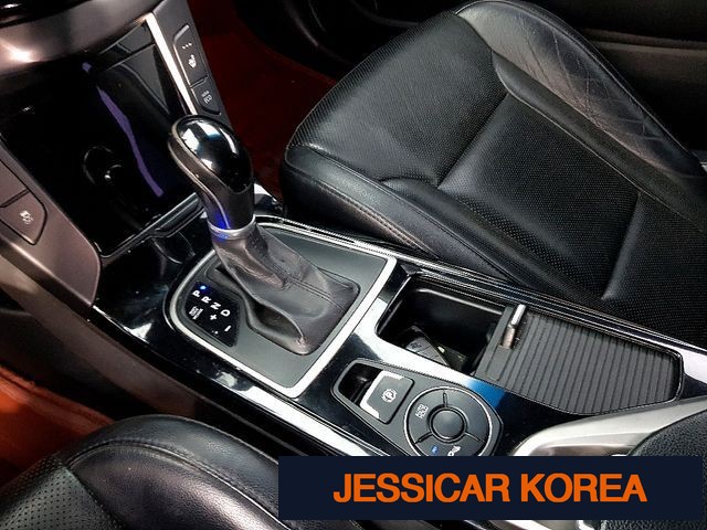 2012 Hyundai i40 saloon - Thumbnail 3