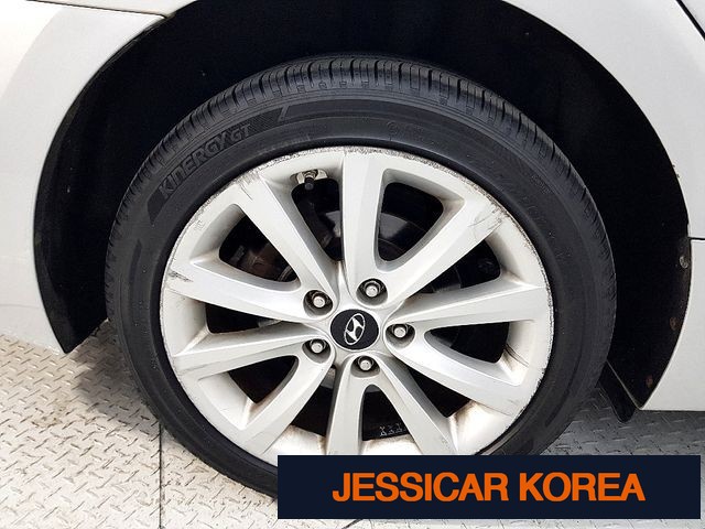 2012 Hyundai i40 saloon - Thumbnail 13
